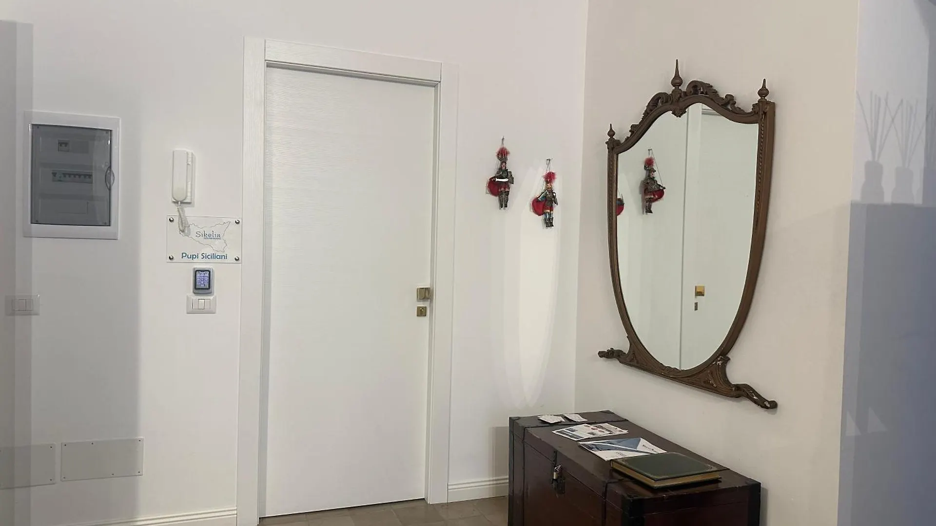 Sikelia-Sicilian Rooms CTA Bed & Breakfast